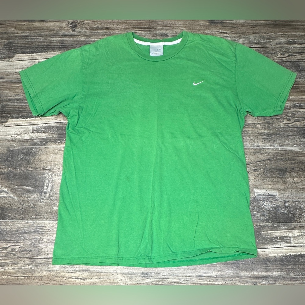 Nike Mini Swoosh Green T Shirt Mens XL Athletic Essential Tee
